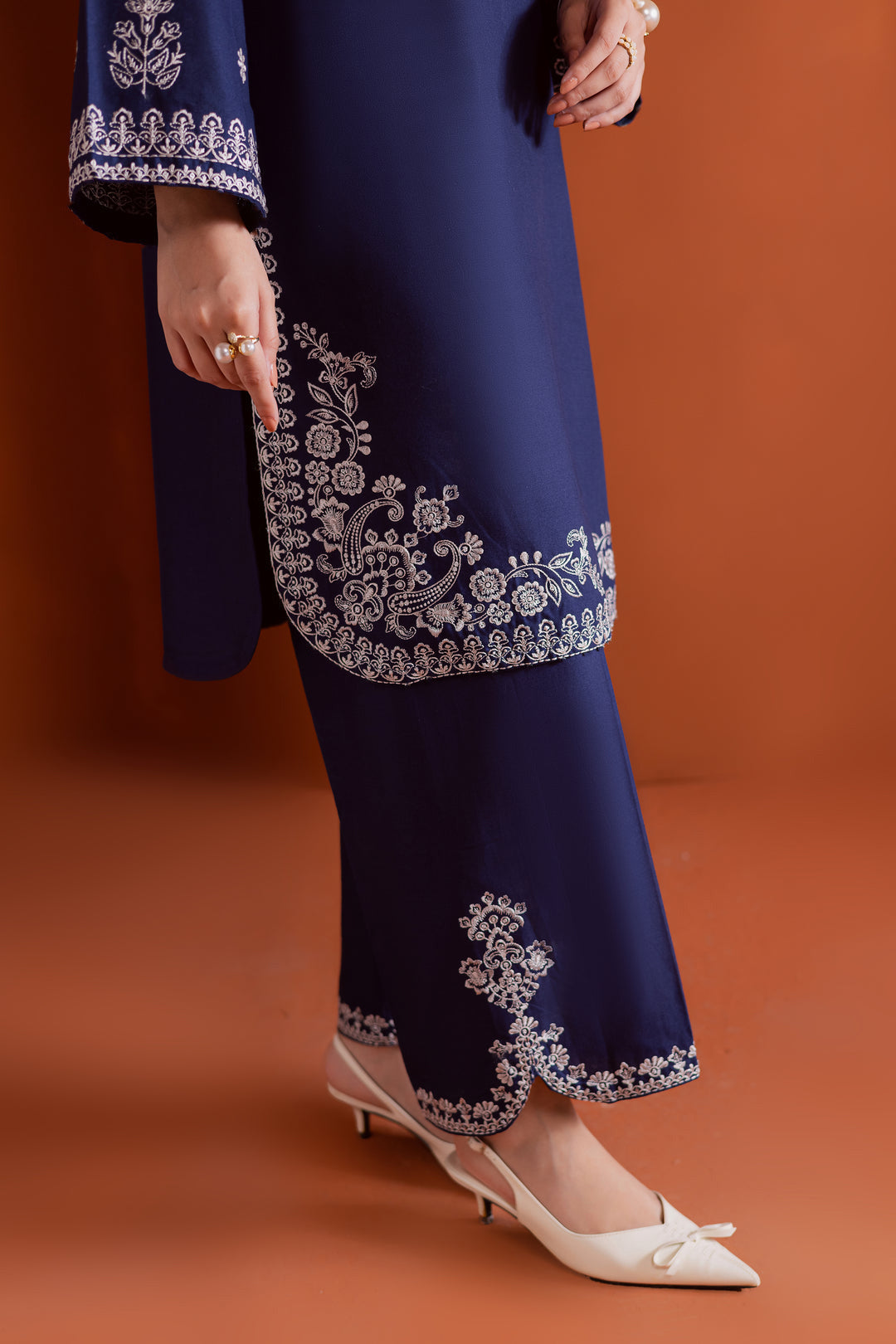 Bloomy - 2Pc Stitched